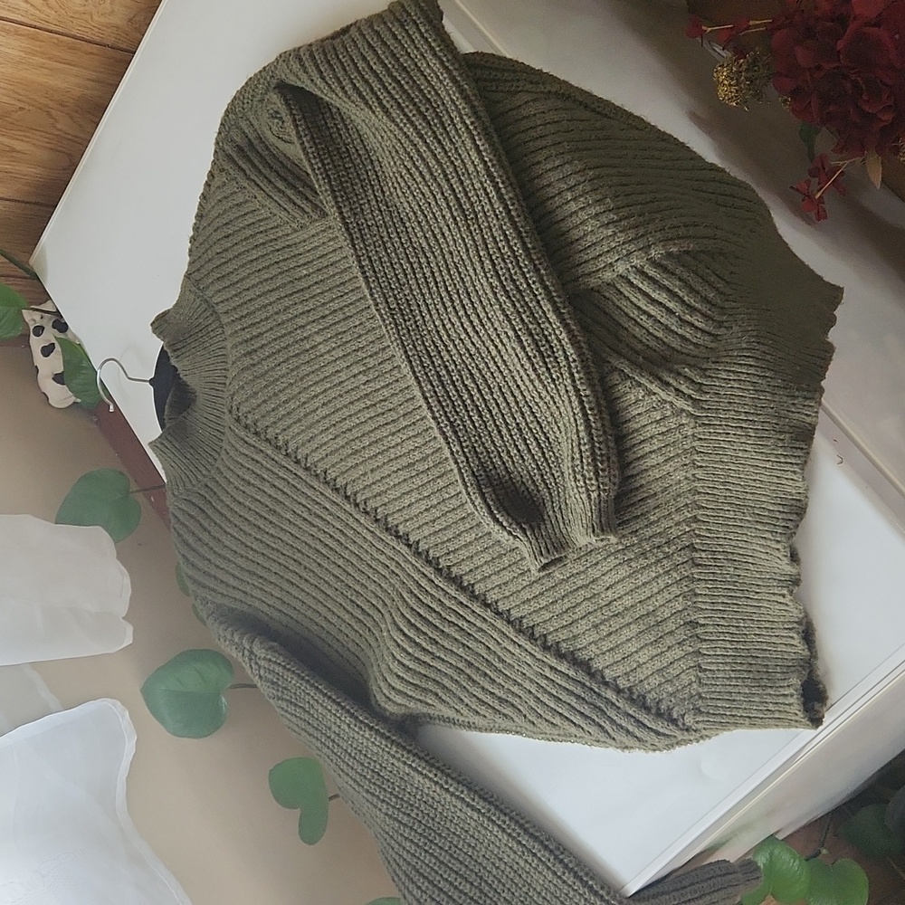 Shein Green Sweater Cozy Medium